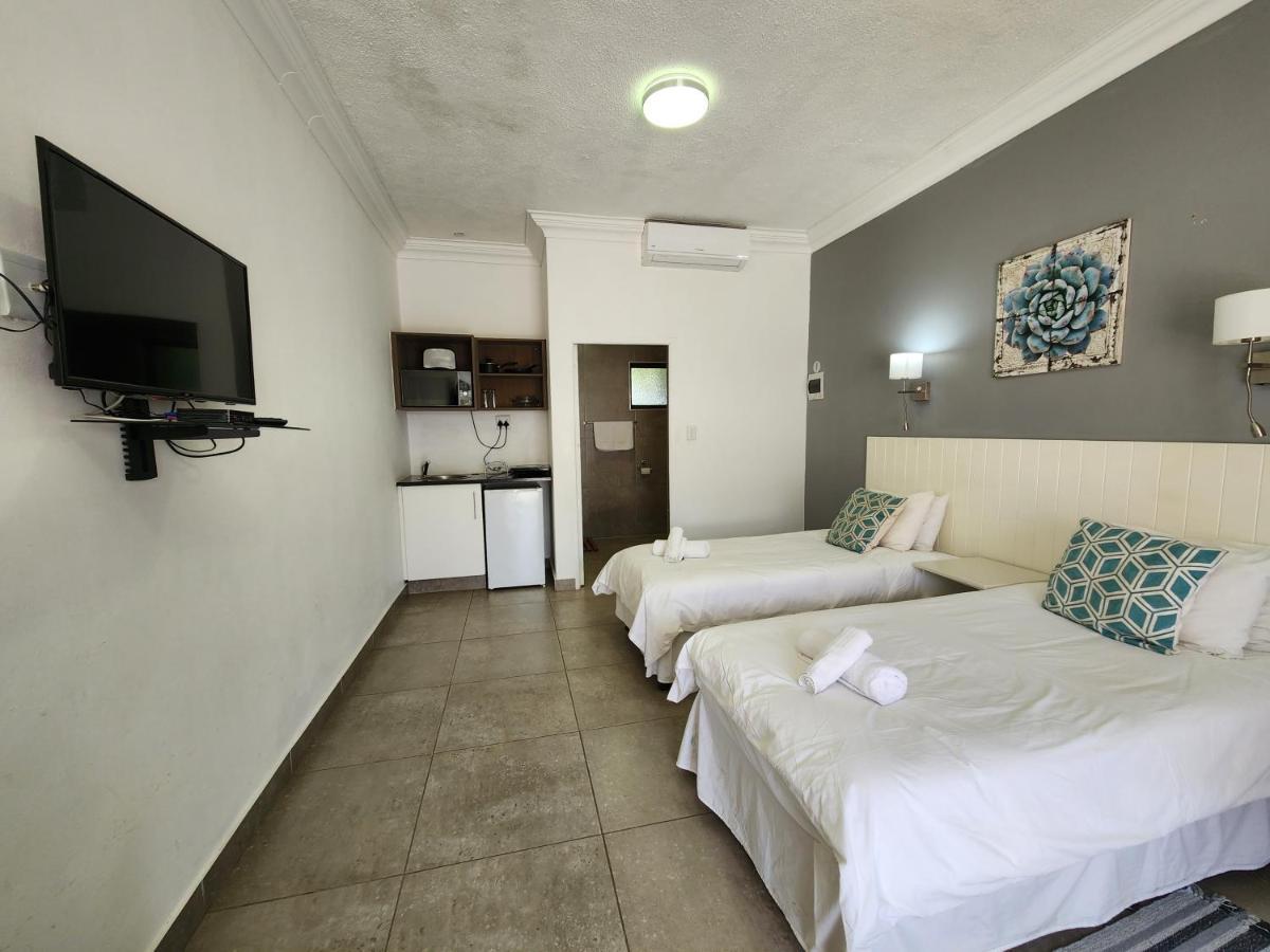 Hippo Lodge Apartments Saint Lucia Estuary Екстериор снимка